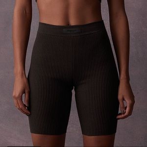 Essential biker shorts